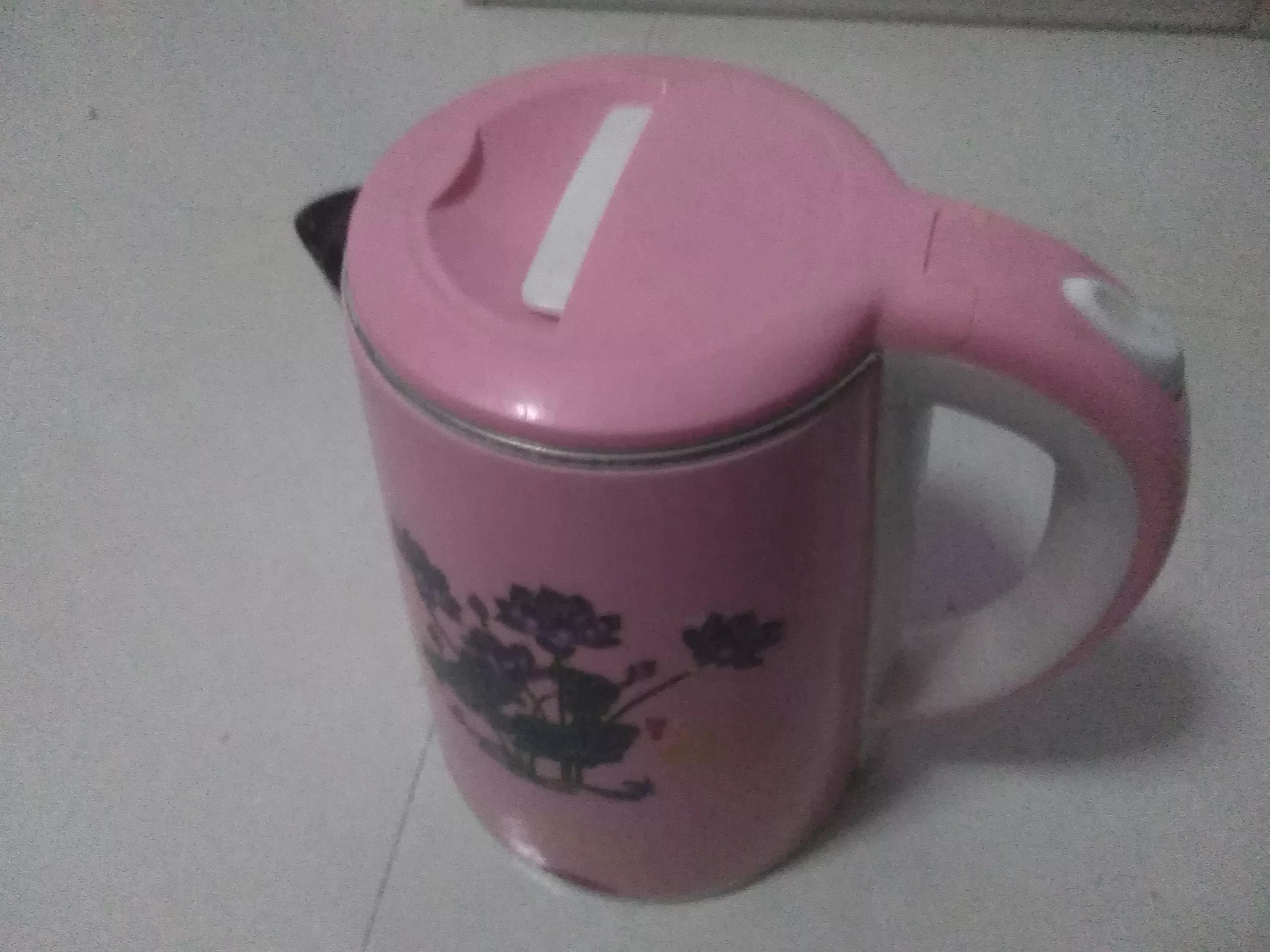 电水壶不亮灯也不烧热水,电水壶一加热就断电