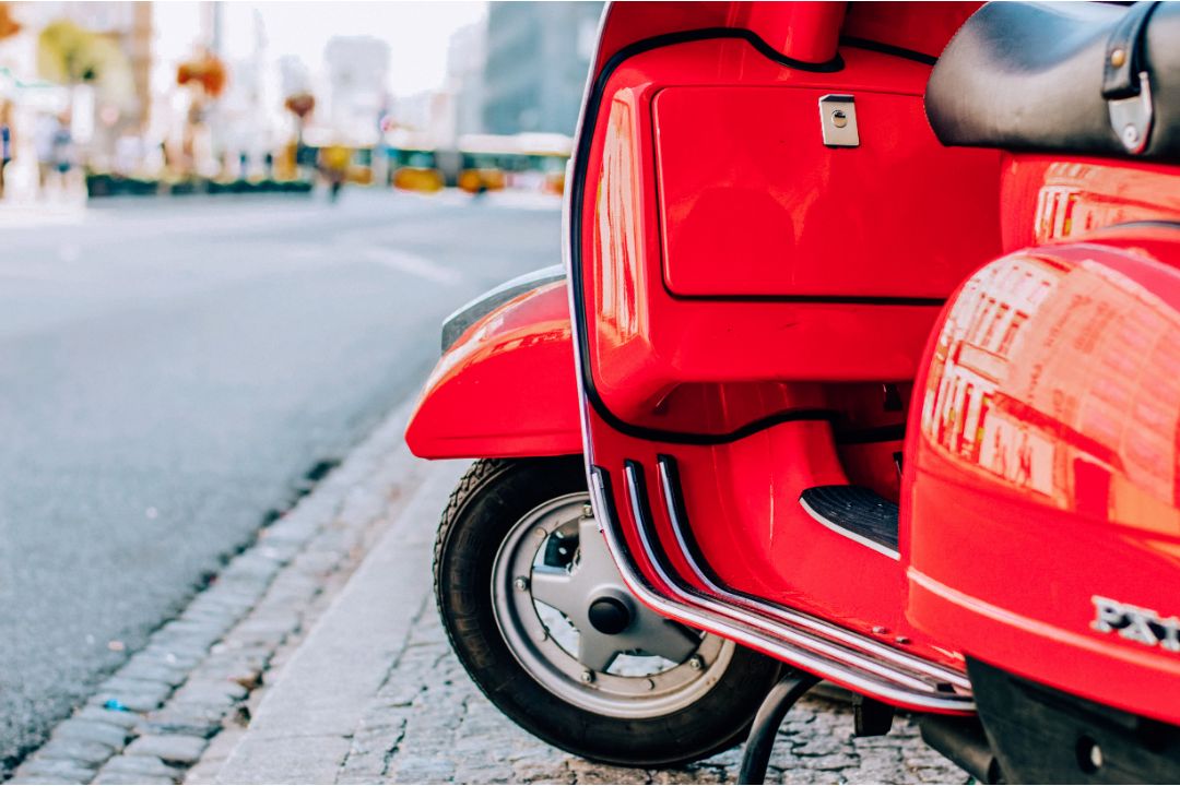 雅迪电动车和小牛电动车如何选择,雅迪电动车2023新款小牛