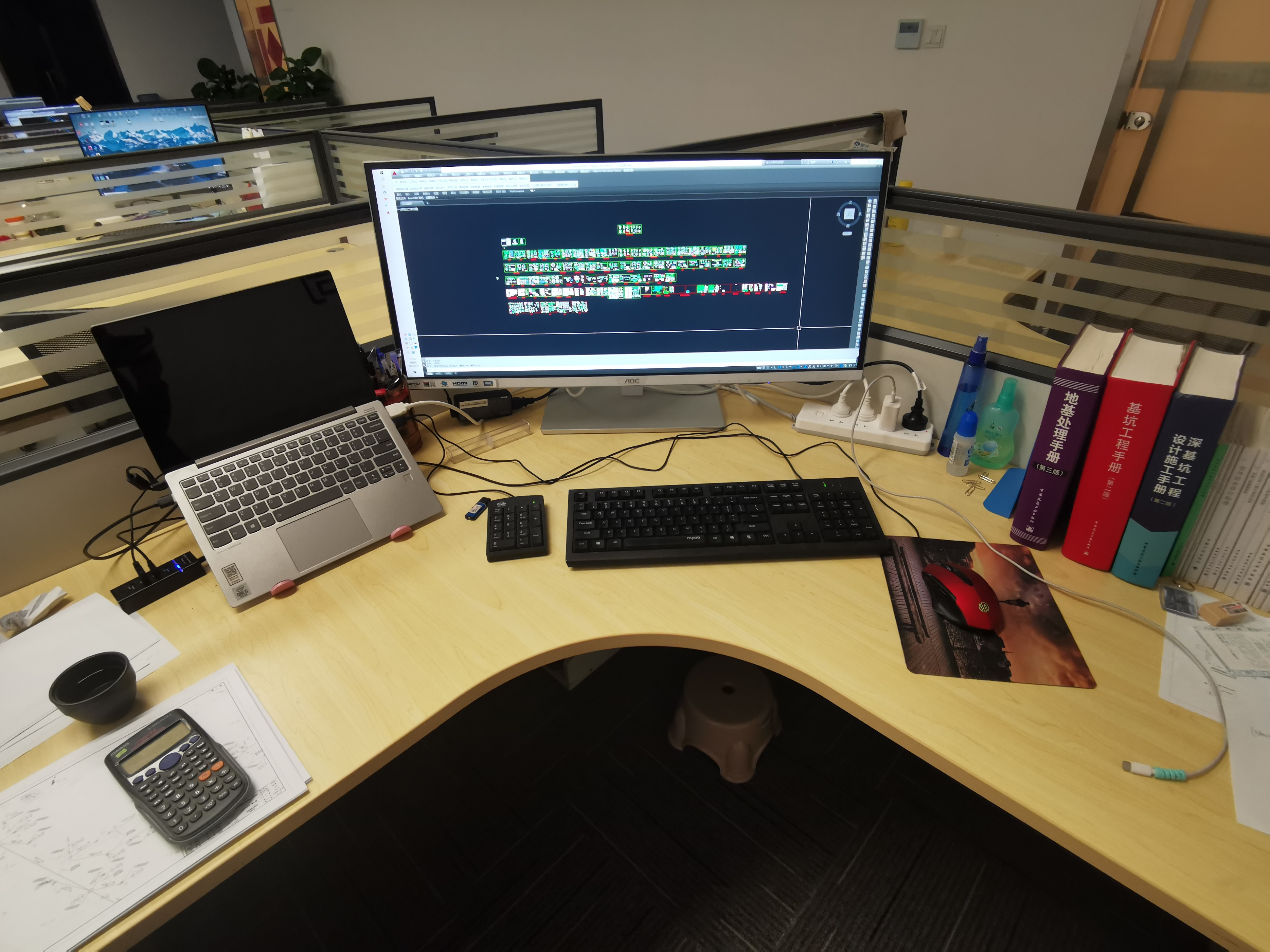 电脑显示器的接口是什么接口,电脑显示器有哪几种接口