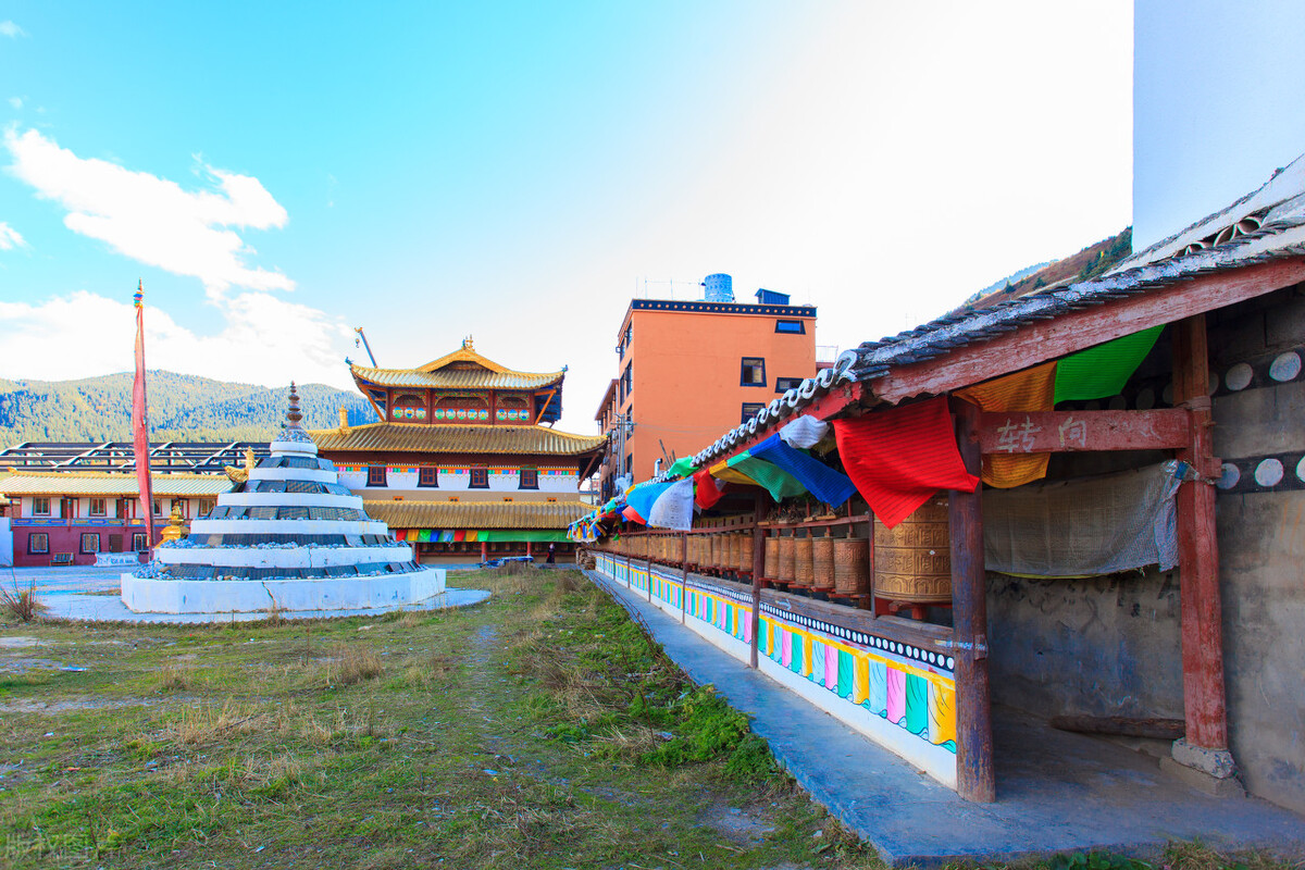 亚洲第一个美食之都,亚洲十大自驾游攻略最新