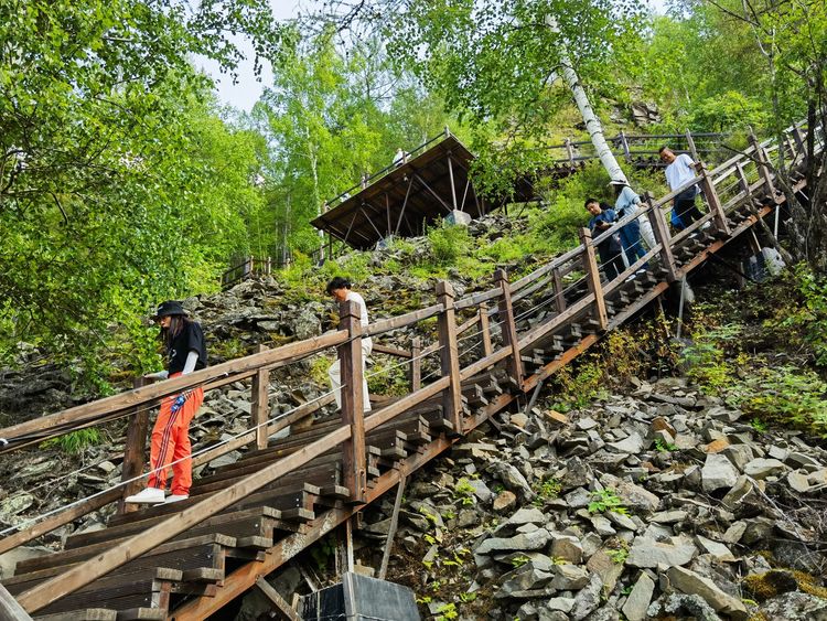 龙江县龙江第一湾,龙江第一湾山顶全貌