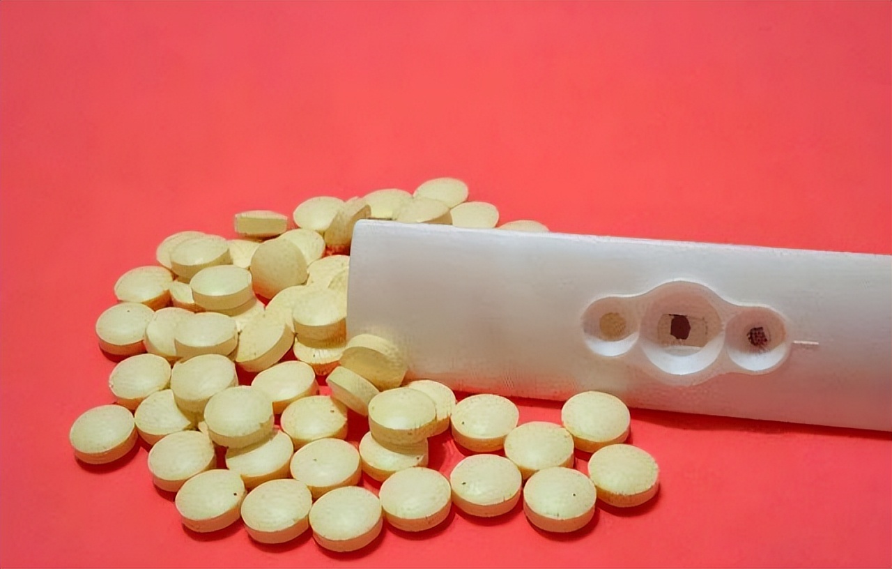 45岁女性吃叶酸有什么好,40岁后每天一片叶酸有副作用吗