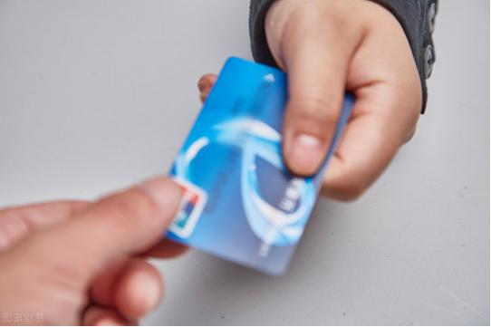 社保卡里面的钱要怎么查看,社保卡里面到底有没有钱怎么知道