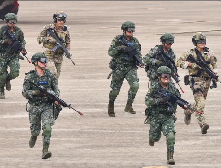 美国再挑战中国底线！大批*火军**将赴台，邱正国叫嚣敢打“第一枪”