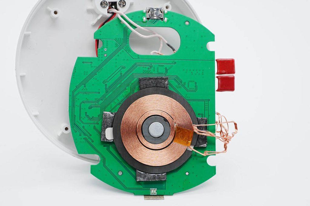 磁吸无线充电宝拆机测评,苹果原装磁吸充电器拆解