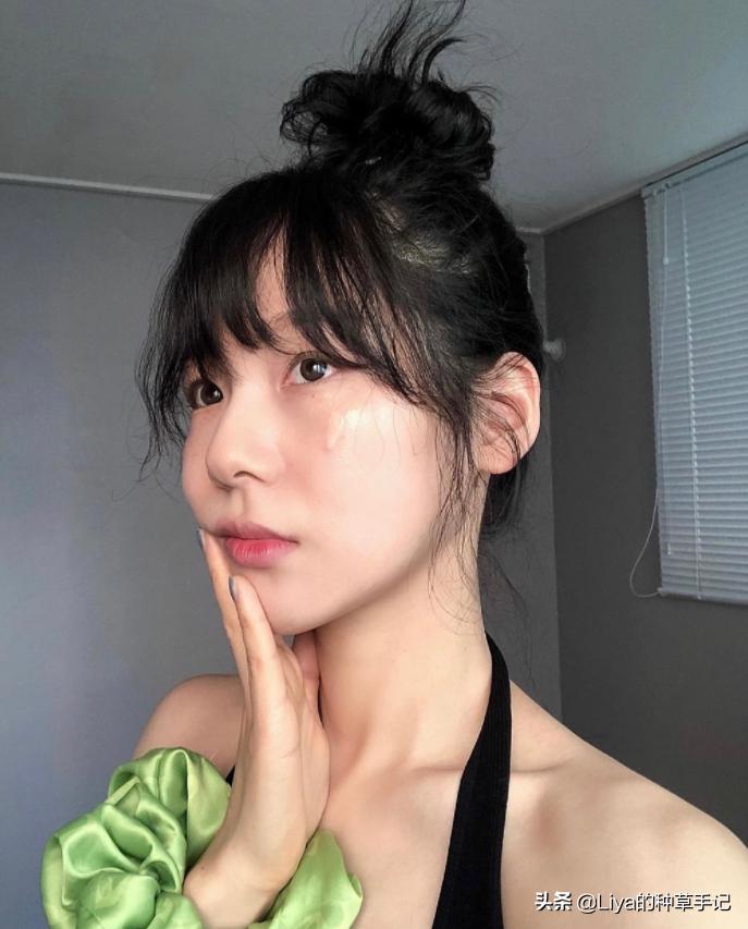 脸大脸圆头发少适合什么发型短发,40岁头发稀少脸圆大适合什么发型