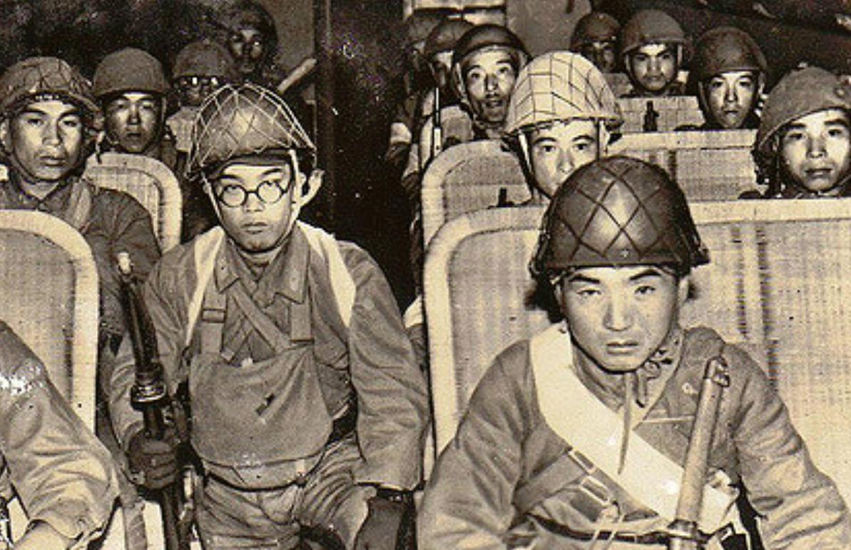 2004年，一位日本老兵来到黑龙江，指着地面：下面有一百多箱*药弹**