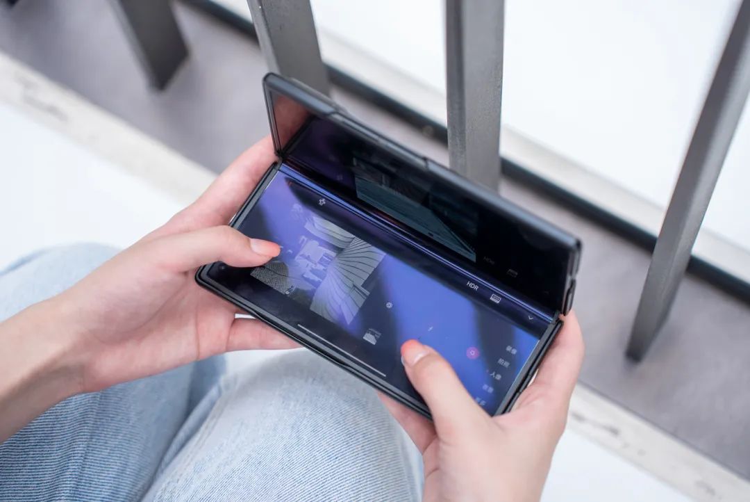 小米mixfold3长焦微距对比华为,关注色彩