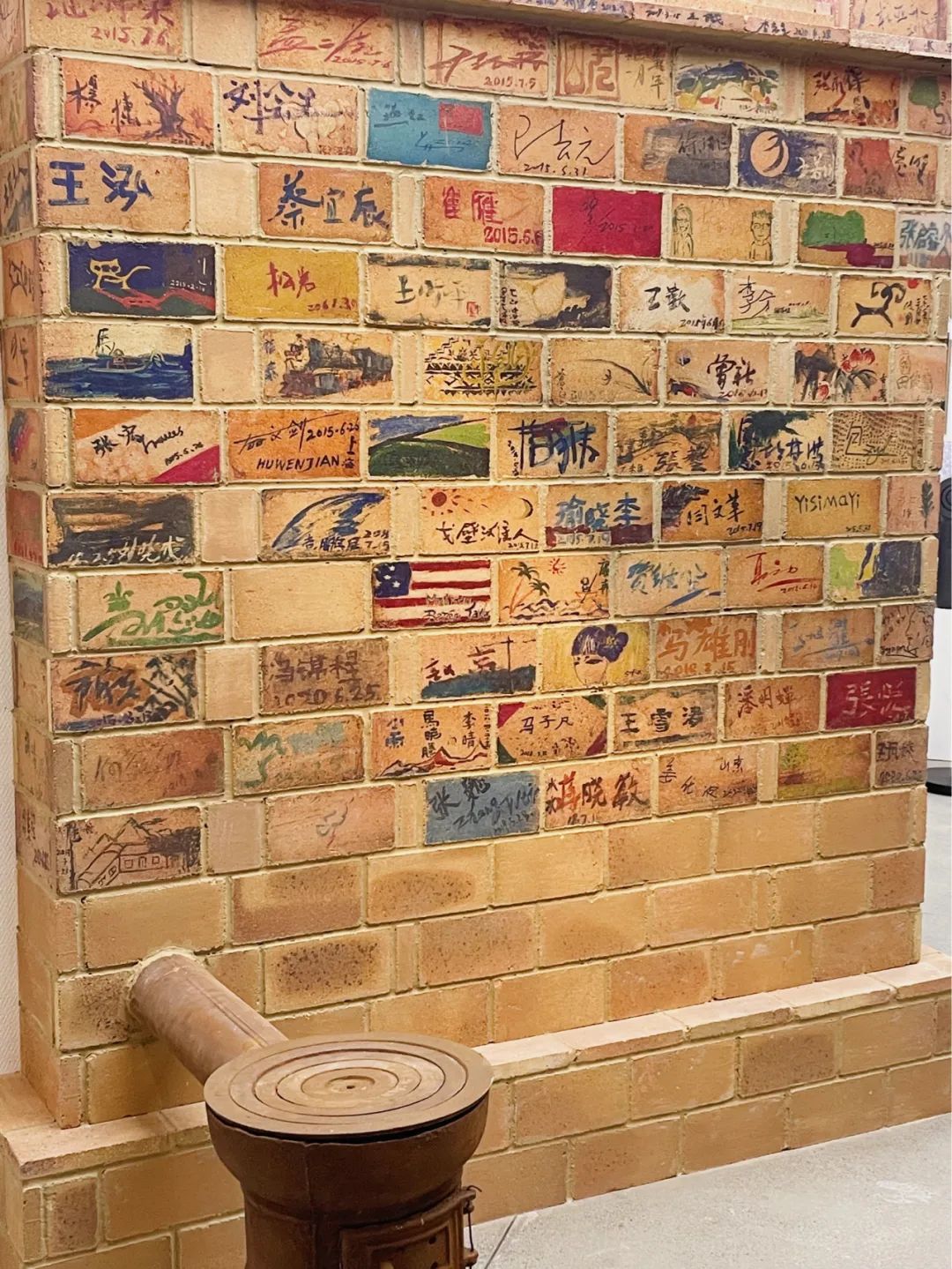 把卧室、酒吧搬进展馆，*疆新**美术馆“搞事情”！