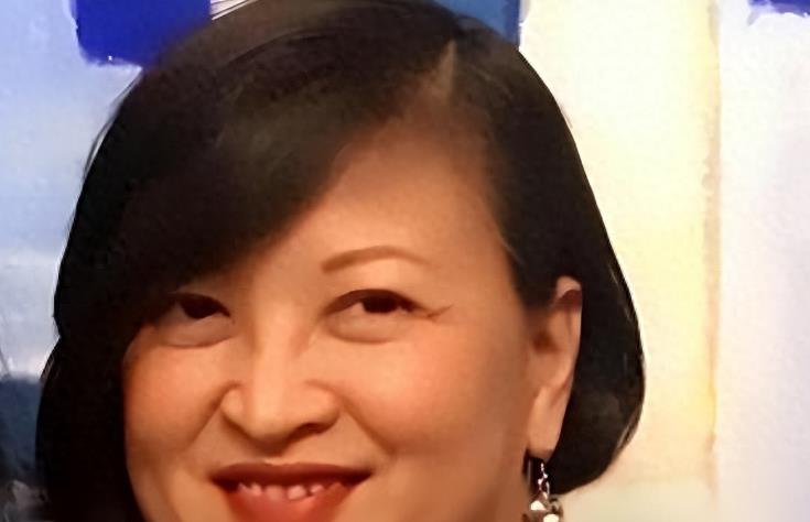 袁莉的狂妄行径：揭秘她如何成为全球闻名的丑角