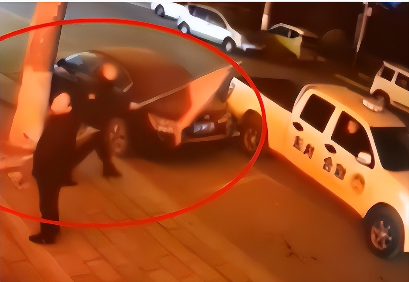 商铺门口挂国旗违法,店门前挂国旗违法吗