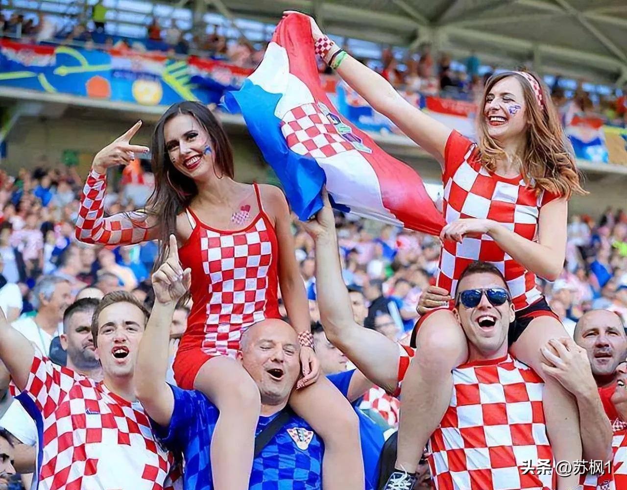 球迷冲进球场拥抱梅西被拘留,球迷冲进球场拥抱梅西拘留