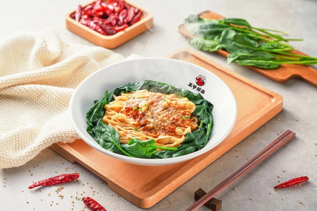 中国首家千人千面,第一家上市面馆