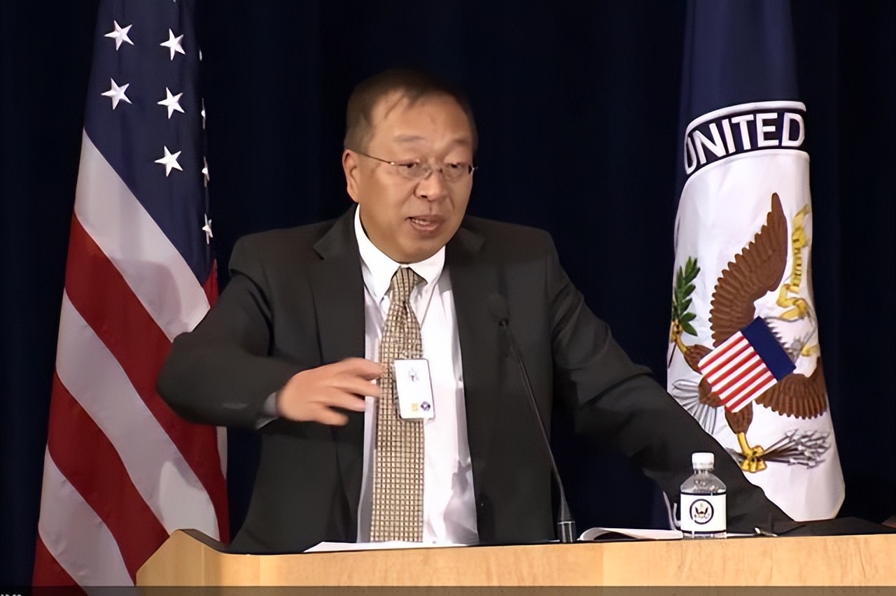 余茂春为什么是当今第一汉奸，无耻胡编乱造抹黑中国终于被制裁！