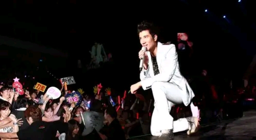 华语乐坛十大天后顶级歌手,华语乐坛被封天王天后的是哪几个