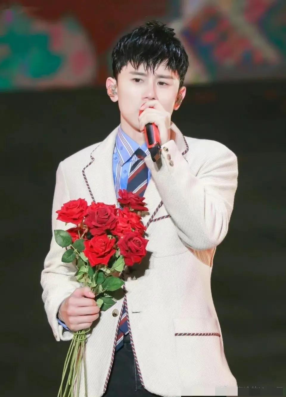 王一博肖战张杰谢娜,谢娜跟张杰婚姻状况