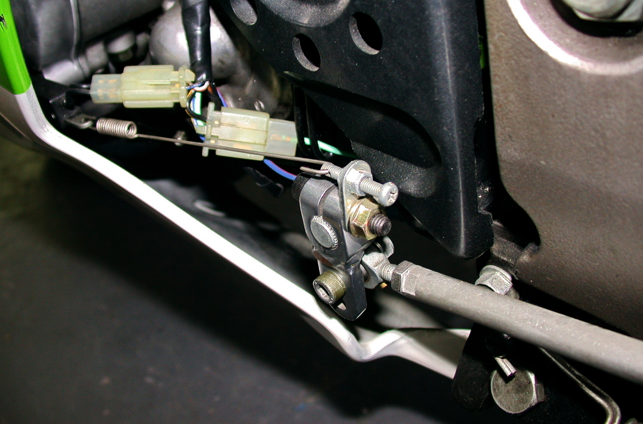 老照片:TT-F3赛车规格的KawasakiZXR-4