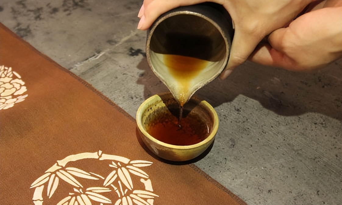 普洱茶纯料和拼配哪个好,普洱茶拼配的奥妙