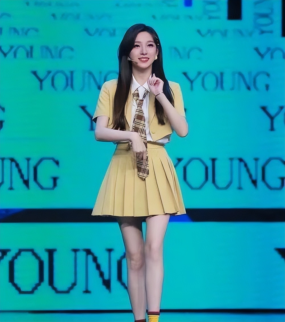 2022央视春晚主持人马凡舒简历,马凡舒2022年春晚主持人开场视频