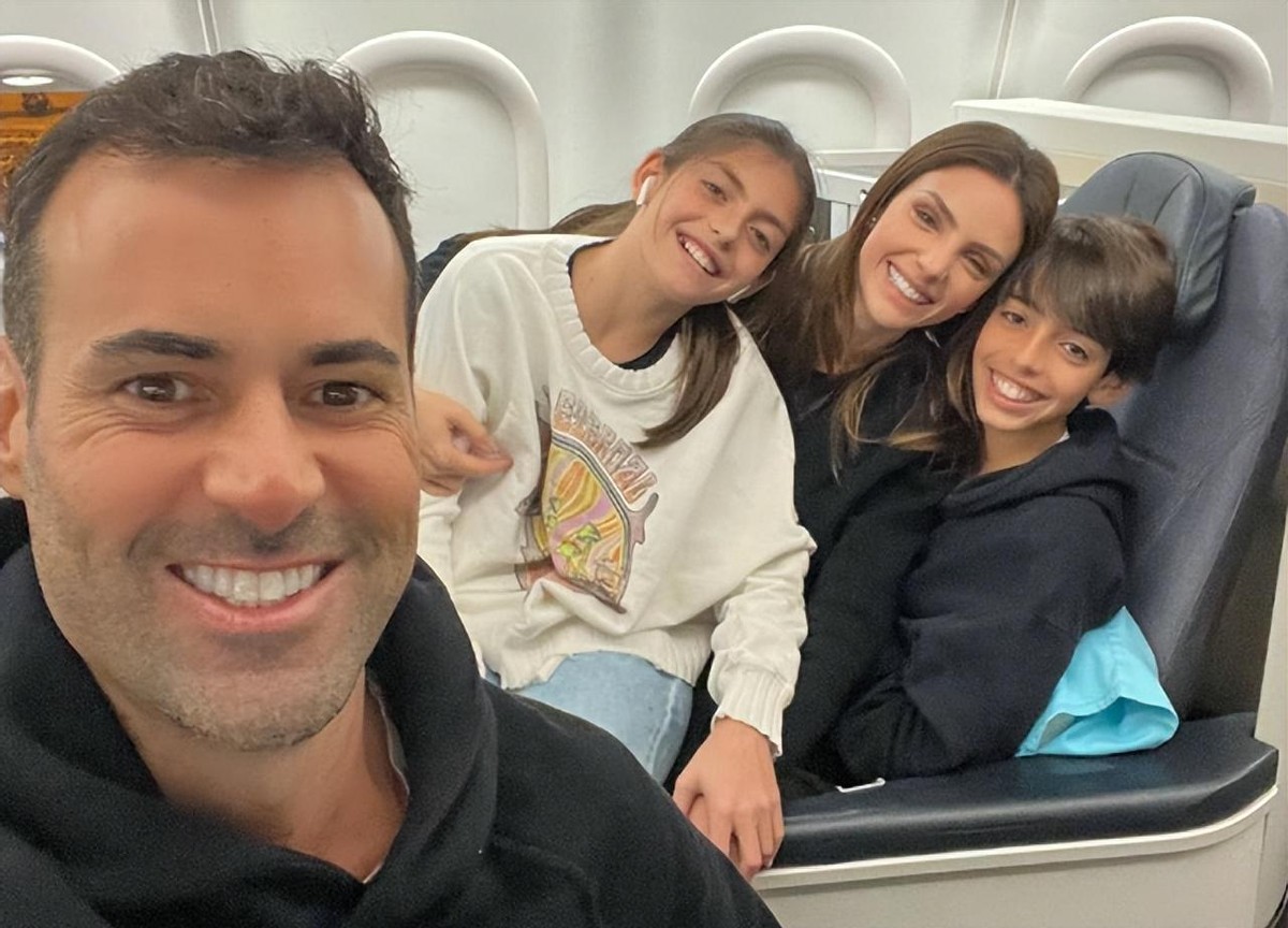 卡卡是足球界的颜值巅峰的照片,足球金童卡卡最新消息