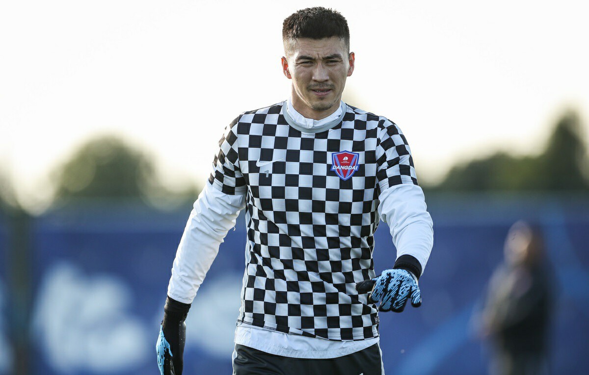 他曾留洋欧洲踢主力，如今当打之年只能踢中甲，让球迷遗憾