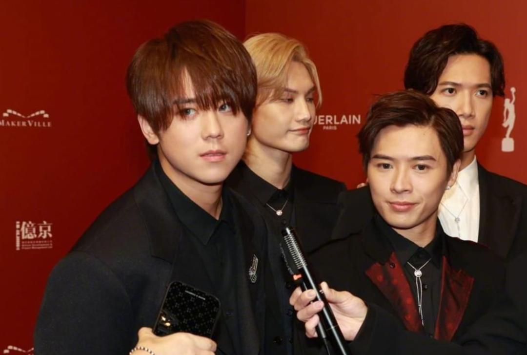 都红成顶流了，怎么一个赛一个丑？