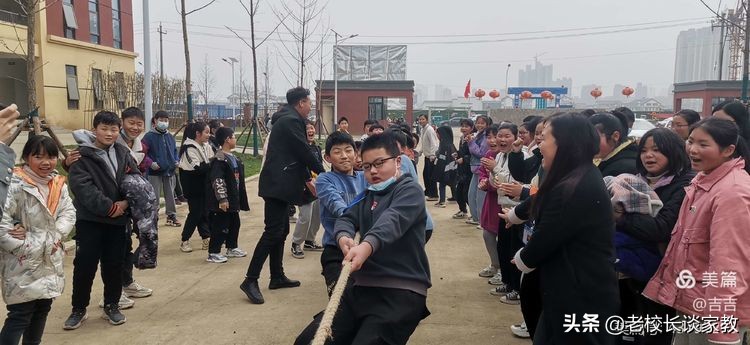 学校拔河比赛点面结合,学校拔河比赛精彩瞬间