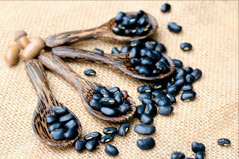 入秋后，牛肉羊肉靠边站，中老年人要多吃“豆子”，轻松度过秋天