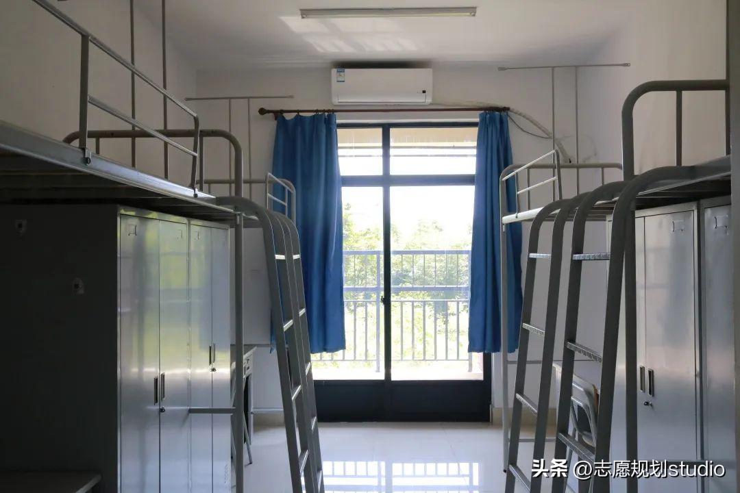 上海健康医学院前身是什么学校,全国最有名的医学院有哪些