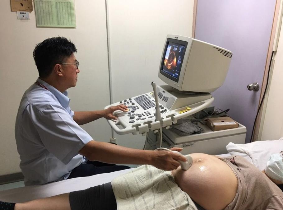 让孕妇尴尬又难挨的两个产检项目，女医生都顶不住，更别说男医生