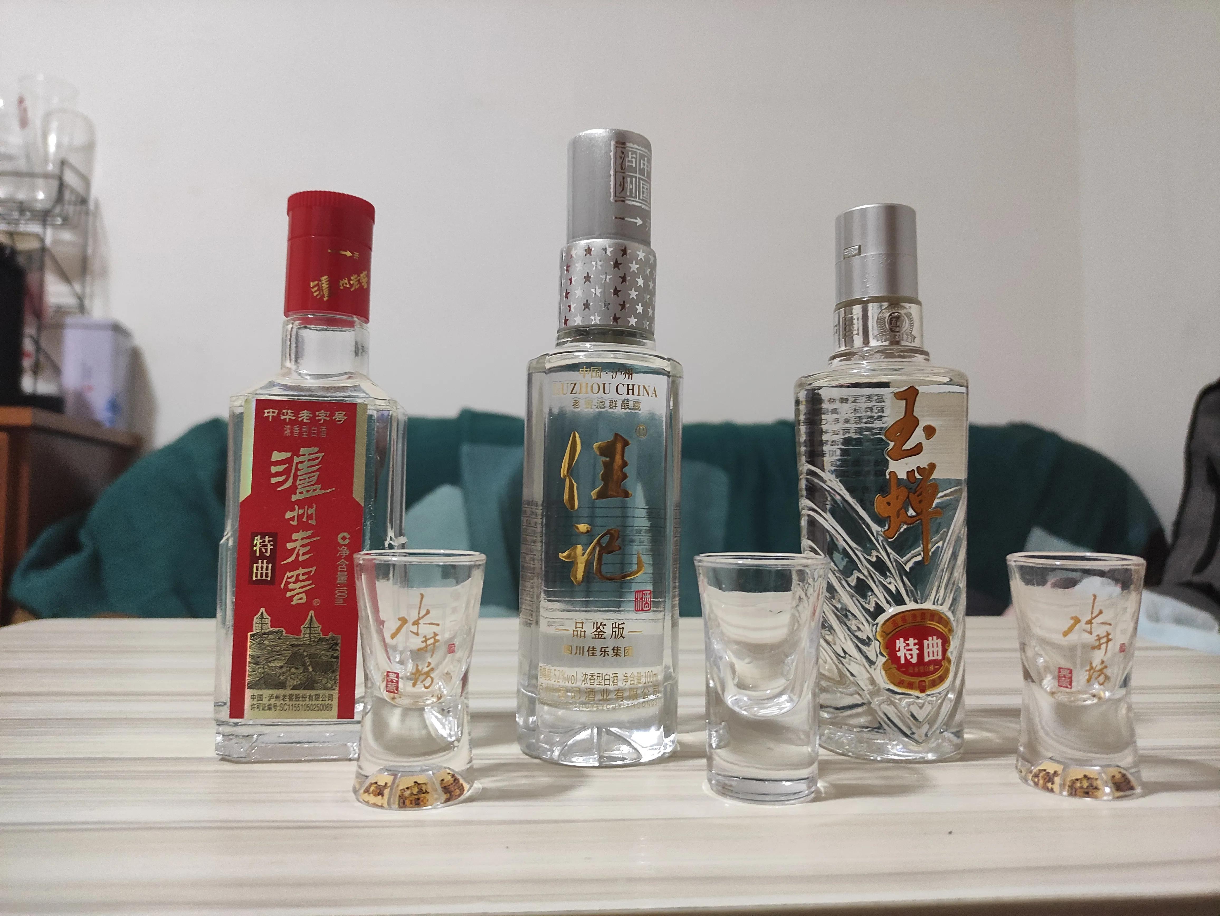 泸州老窖头曲与玉蝉特曲哪个好,玉蝉特曲吊打泸州老窖特曲