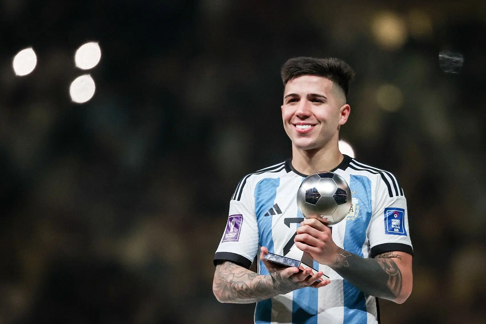 费尔南德斯卡塔尔世界杯高光时刻,2022卡塔尔世界杯恩佐弧线球破门