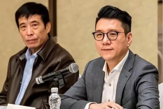 太意外！三位足球媒体人互撕，或揪出幕后大鱼，李铁案或提前收网