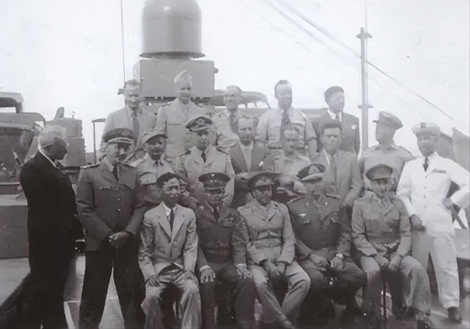 特朗普亲叔叔：将“废品”卖给中国院士，院士回国用它造出原*弹子**