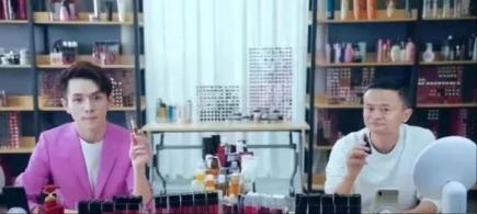 李佳琦:25岁时说赚够2000万就回家,27岁赚了2个亿还没回