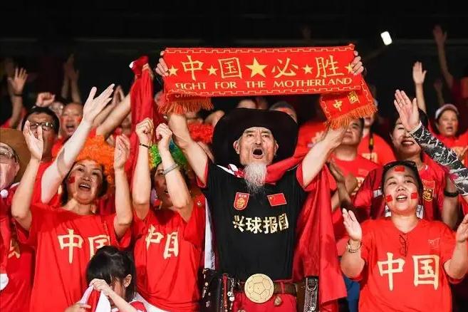 冯巩和巩汉林,冯巩评国足完整版