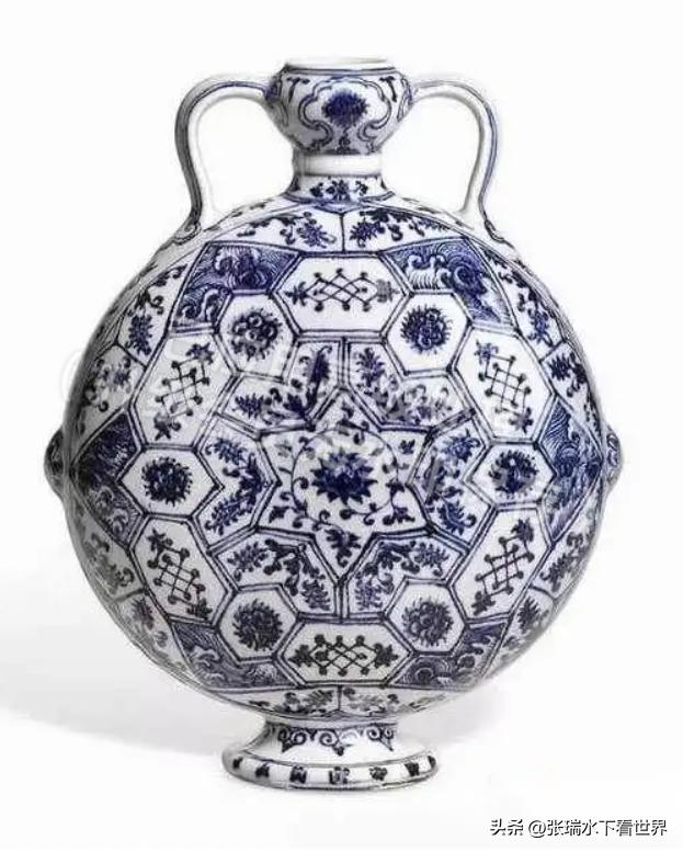 业火凝炼，玲珑惊艳，明清外销青花瓷为何成为China国货之光？
