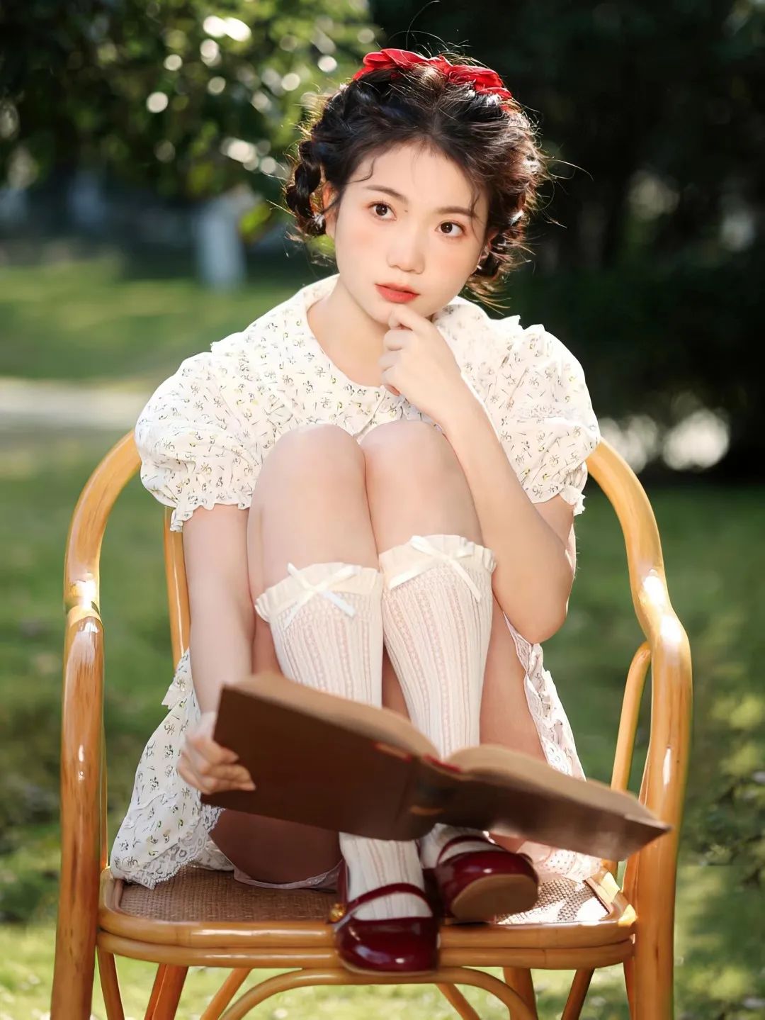 今年别再披头散发了三款减龄发型,既不显脸大又不披发的发型