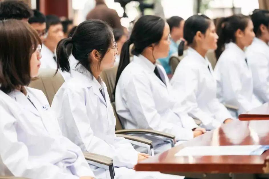 医学各专业就业前景中医,医学就业率最吃香的十大专业