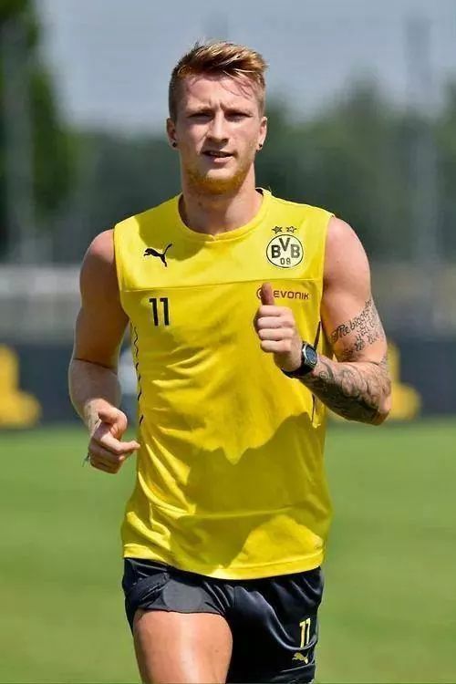 世界十大足球球星,世界足坛十大帅哥排行