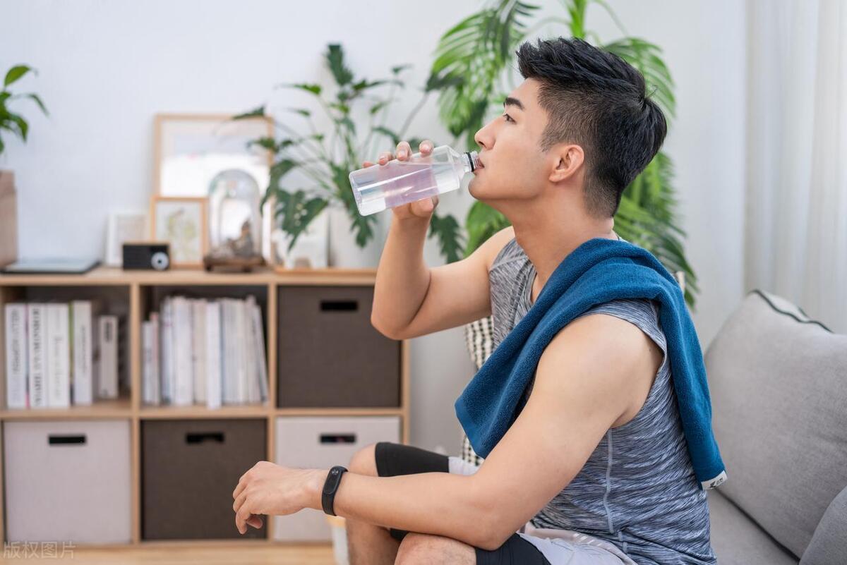 一招判断肾阴虚还是肾阳虚女性,怎么分辨肾阴虚还是肾阳虚