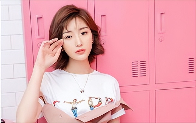 毛晓彤：曾经被父亲抛弃扔垃圾桶，成名后父亲索要5000万赡养费