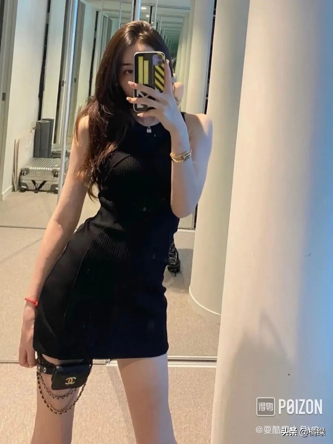 辣妹都把包绑腿上!最近Mini包超火