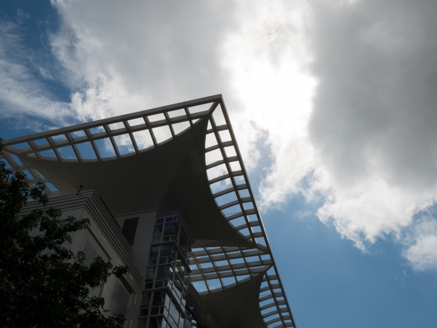 支持0.23米近摄!5千元的大三元松下H-E08018评测