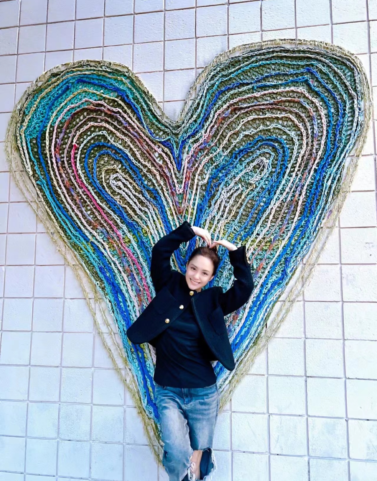 阿娇同款穿搭,41岁阿娇戴帽子近期穿搭