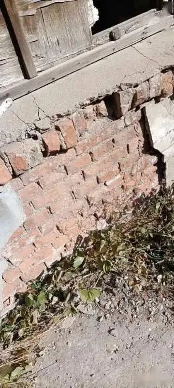 身上老是洗不干净是怎么回事,洗完澡皮肤干痒起白皮屑怎么回事