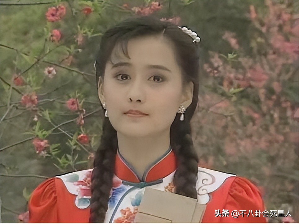 年轻时很美老了很丑的女星,年轻时候不好看老了漂亮的明星