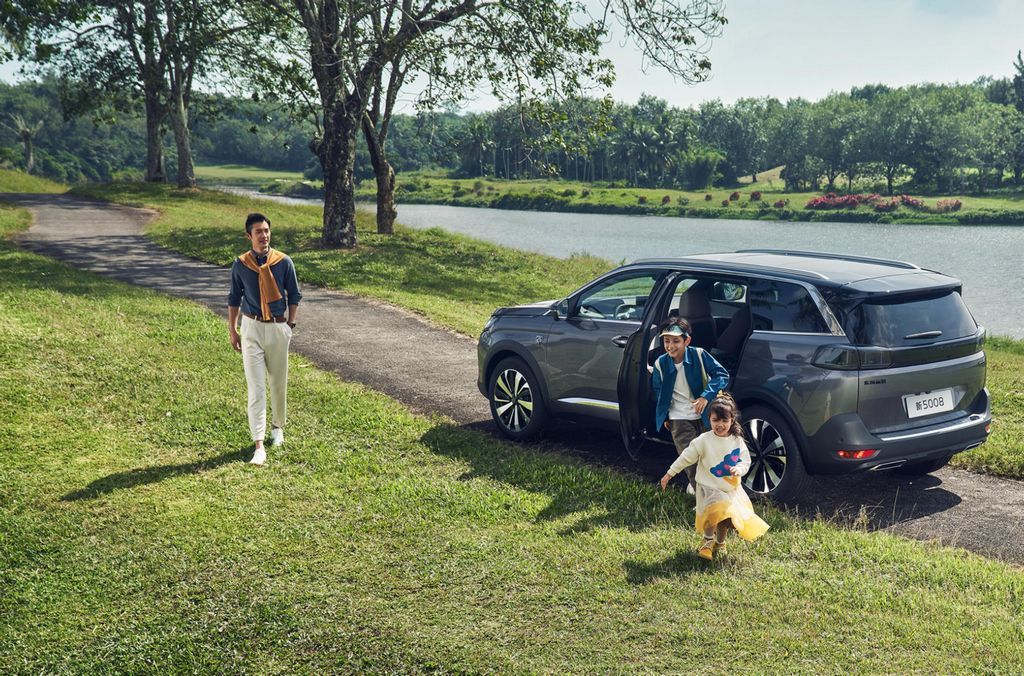 全球首秀东风标致新5008开启预售,全新一代标致5008将发布