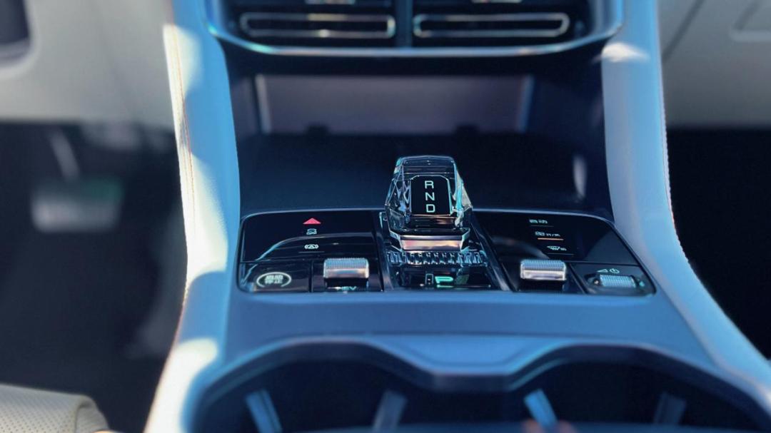 比亚迪宋plus冠军版2023新款配置,16.98万起比亚迪宋plus冠军版预售