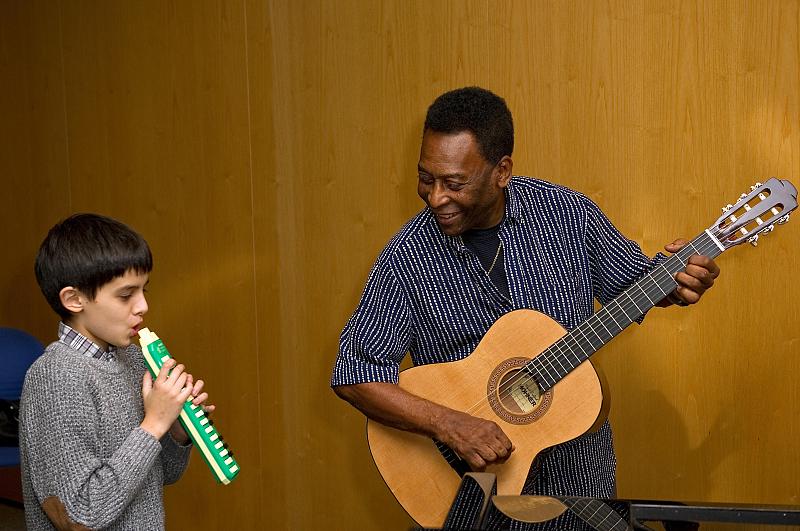 球王贝利对博尔特的影响,球王贝利球技不被认可